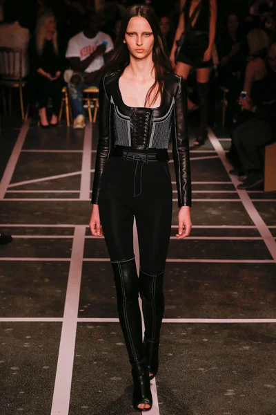Look 21